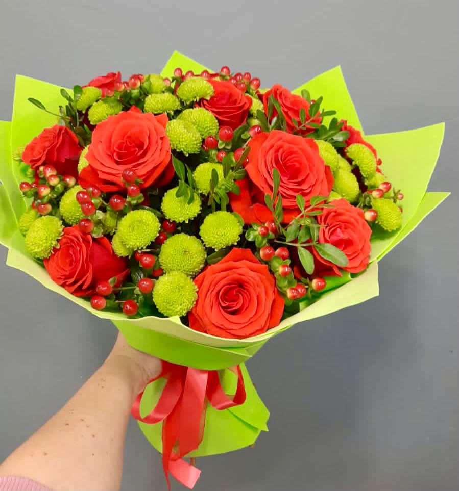 Букет цветов из: Хризантемы и Розы в Амурзете