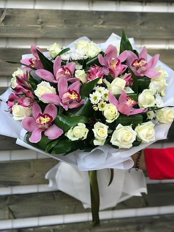 Букет цветов из: Розы и Хризантемы в Амурзете