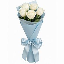 Букет 5 Белых роз Проуд в Амурзете