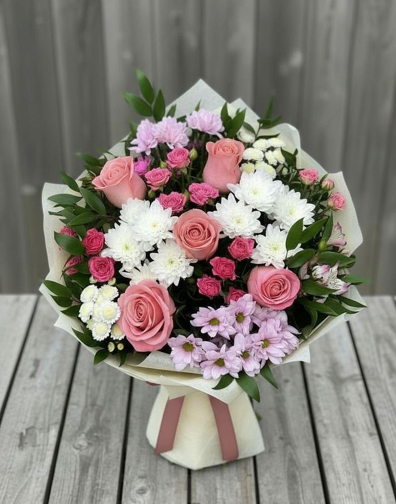 Букет цветов из: Альстромерии, Гвоздики, Розы и Хризантемы в Амурзете