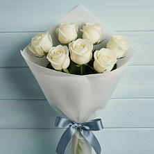 Букет 7 Белых роз Эдлесс Лав в Амурзете