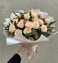 Букет Кремовые розы Латте в Амурзете