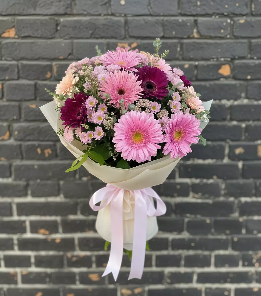 Букет цветов из: Герберы и Хризантемы в Амурзете
