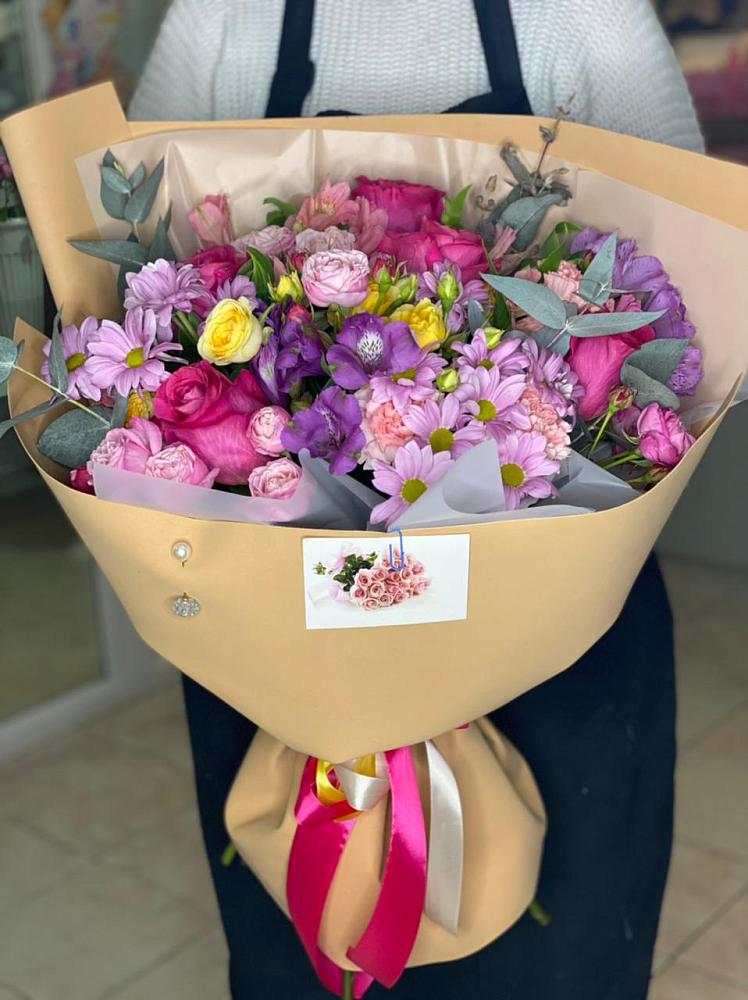 Букет цветов из: Хризантемы, Гвоздики и Альстромерии в Амурзете