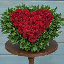 Цветочная композиция из Розы в виде сердца в Амурзете