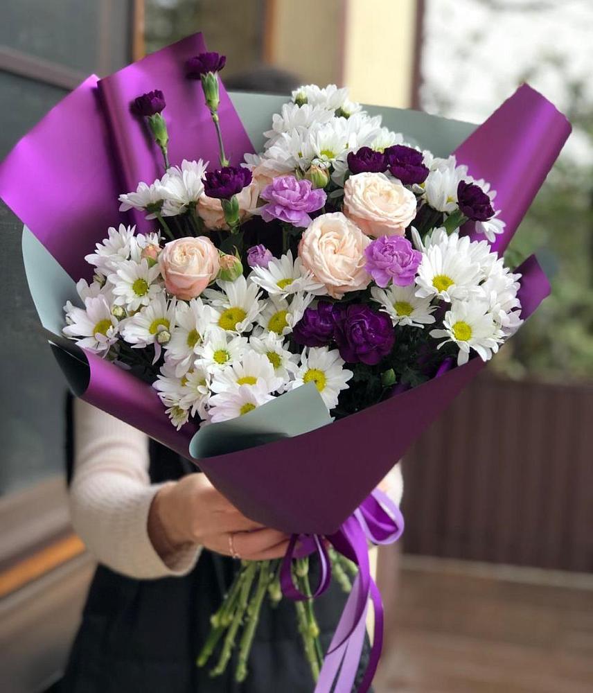 Букет цветов из: Хризантемы, Гвоздики и Розы в Амурзете