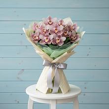 Букет цветов из:  Орхидеи и Розы в Амурзете