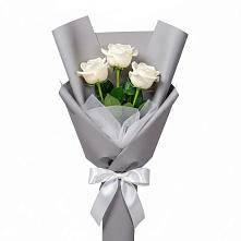 Букет 3 белые розы в Амурзете