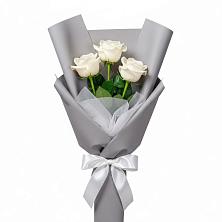 Букет 3 белые розы в Амурзете
