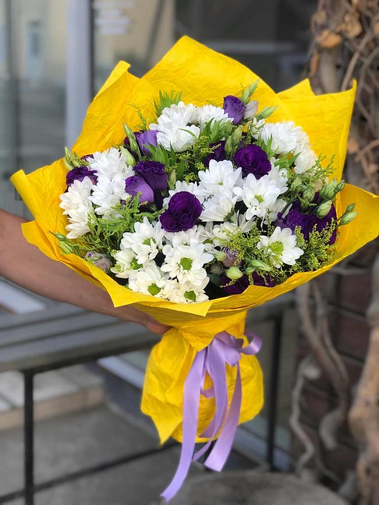 Букет цветов из: Ирисы, Хризантемы и Ромашки в Амурзете
