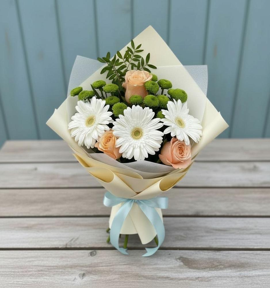 Букет цветов из: Герберы, Розы и Хризантемы в Амурзете