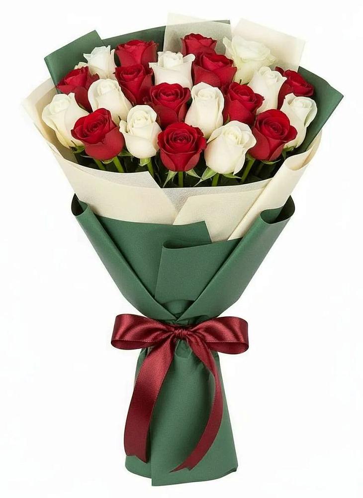 Букет Микс из красных и белых роз в Амурзете