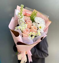 Букет цветов из:  Хризантемы и Розы в Амурзете