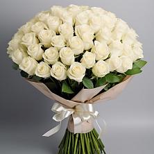Букет 101 беля роза Белоснежка в Амурзете