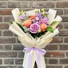 Букет цветов из:  Лизиантусы и Розы #REPLACE_PRED# Амурзете