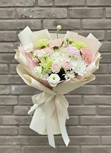 Букет цветов из:  Гвоздики, Розы, Лизиантусы и Хризантемы #REPLACE_PRED# Амурзете