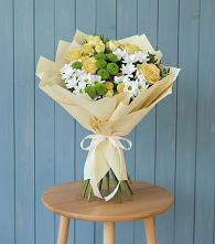 Букет цветов из:  Хризантемы и Розы в Амурзете