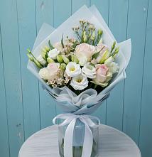 Букет цветов из:  Розы и Лизиантусы в Амурзете