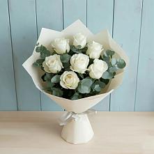 Букет Белые розы в Эвкалипте в Амурзете