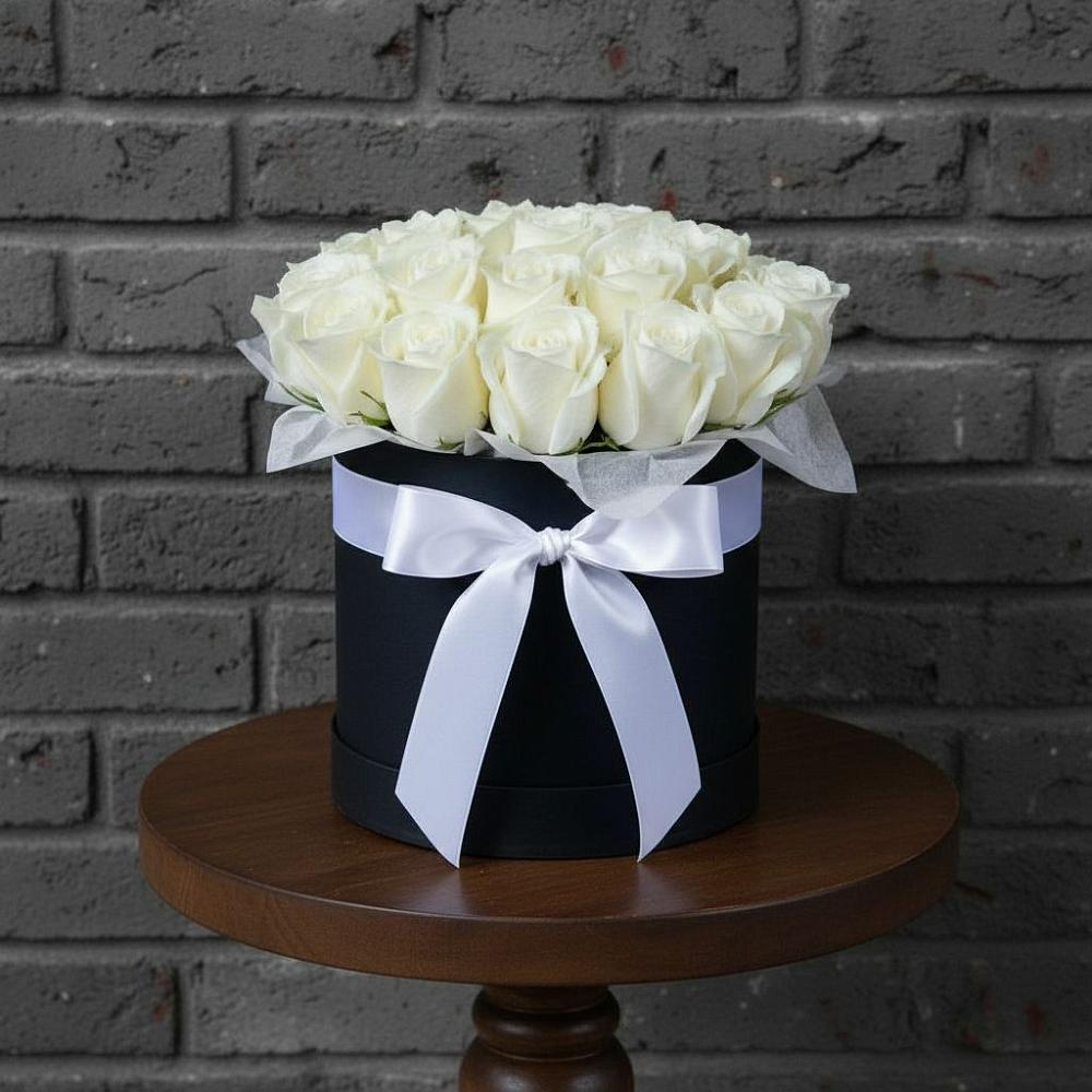 Цветочная композиция из Розы в шляпной коробке в Амурзете