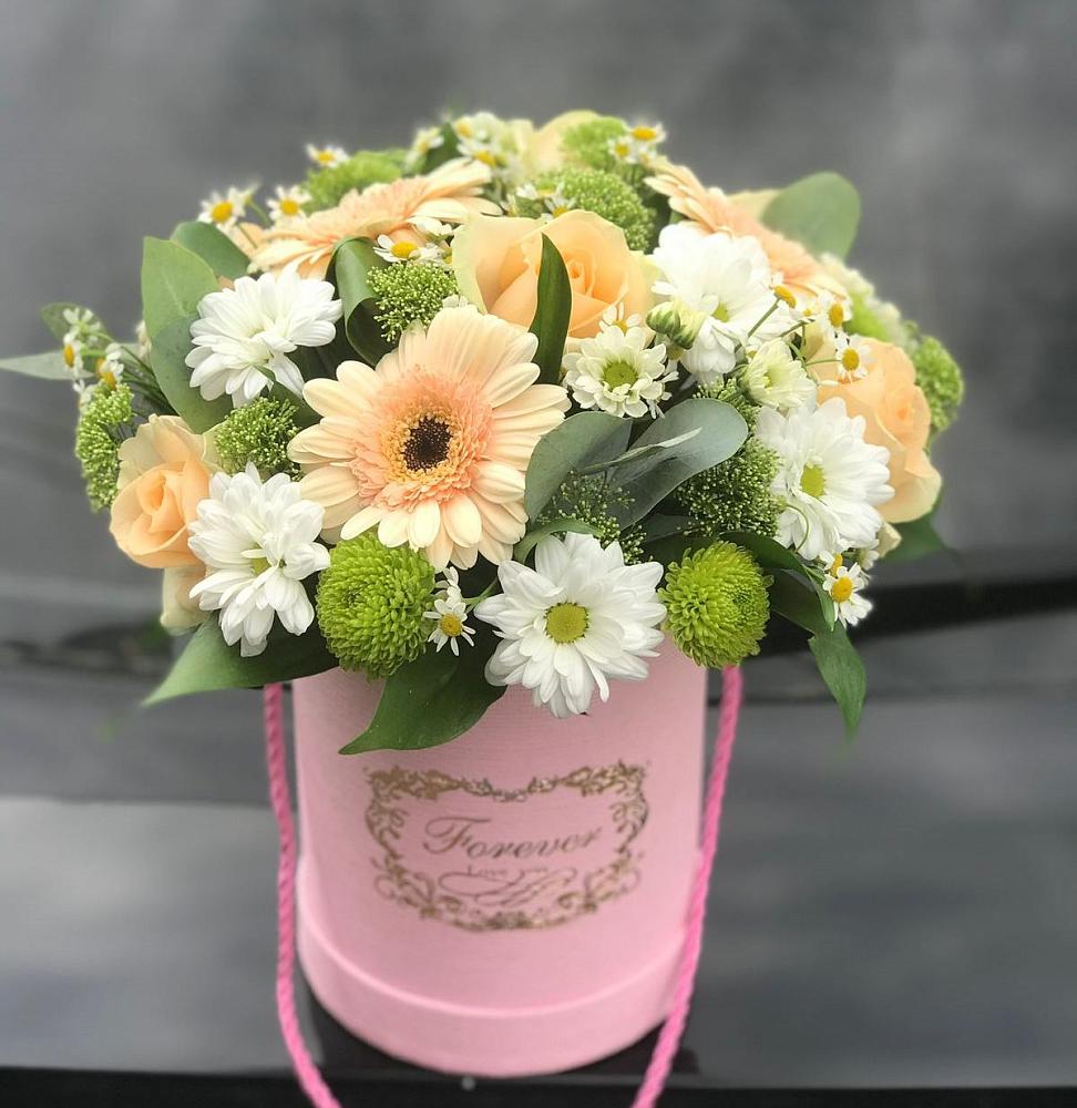 Цветочная композиция из Розы, Герберы и Хризантемы в шляпной коробке в Амурзете