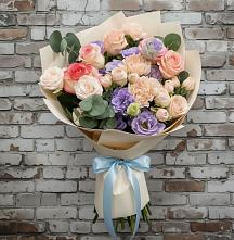Букет цветов из:  Розы, Лизиантусы и Гвоздики #REPLACE_PRED# Амурзете