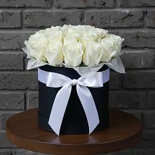 Цветочная композиция из Розы в шляпной коробке в Амурзете